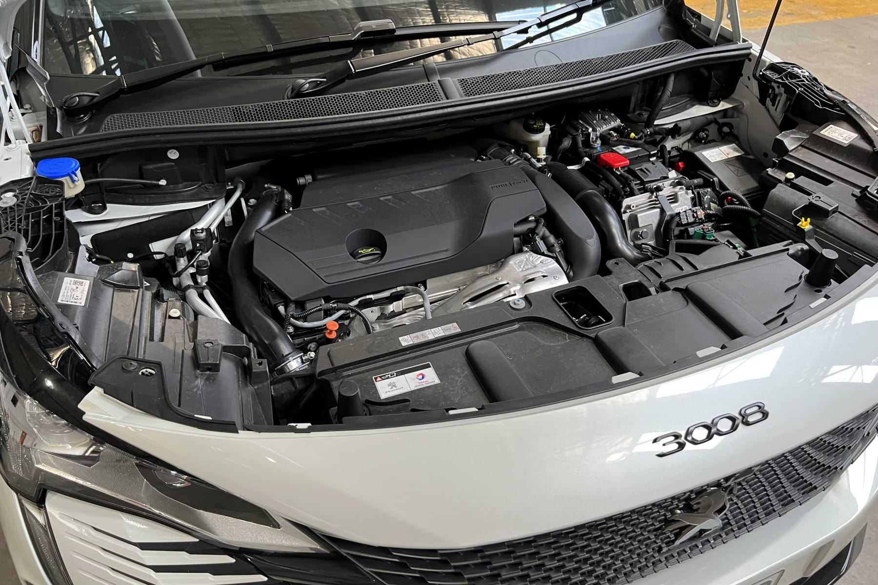 2022 Peugeot 3008 GT Sport engine