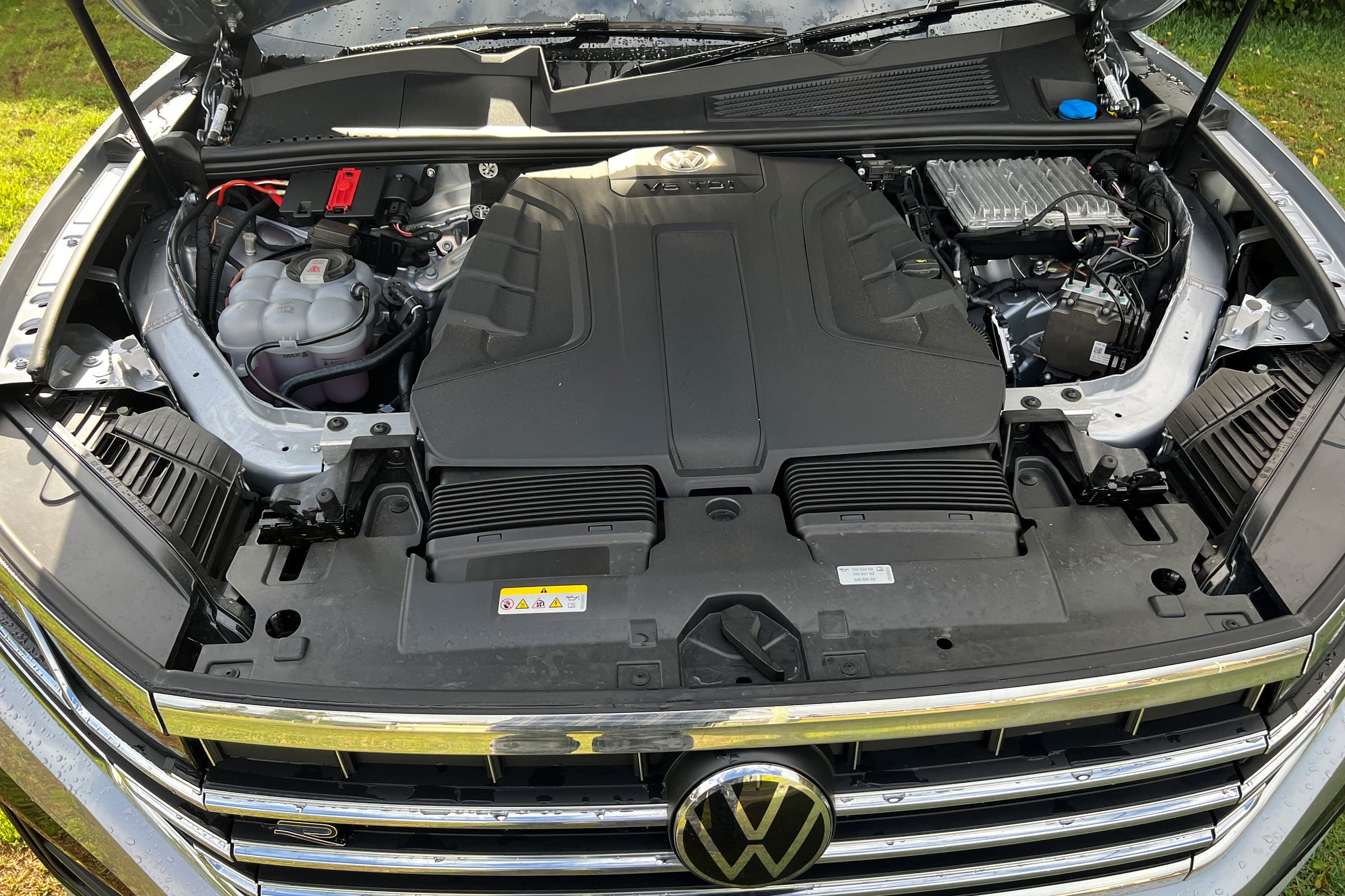 2022 VW Touareg V6 210 R Line engine