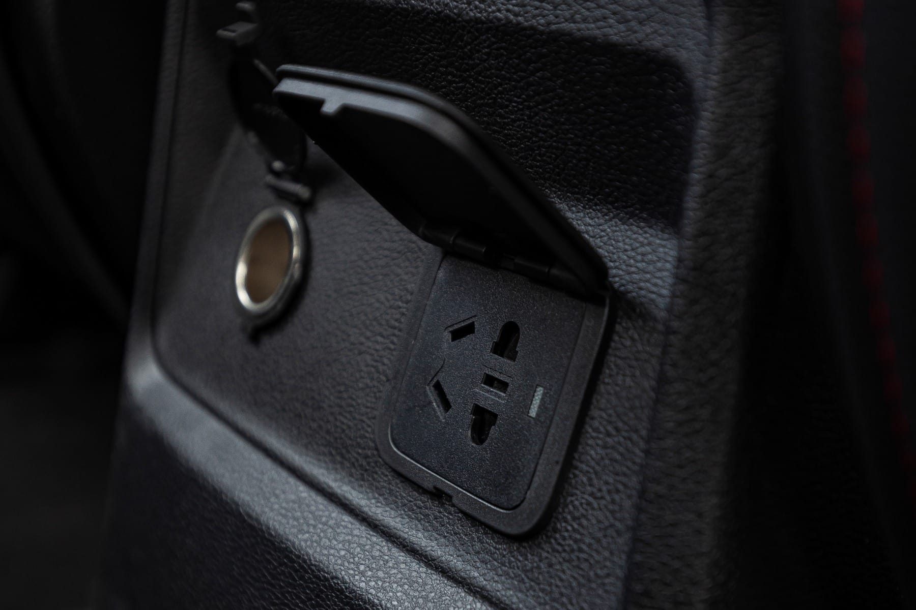 2022 eT60_Jewel Blue_Interior (4)