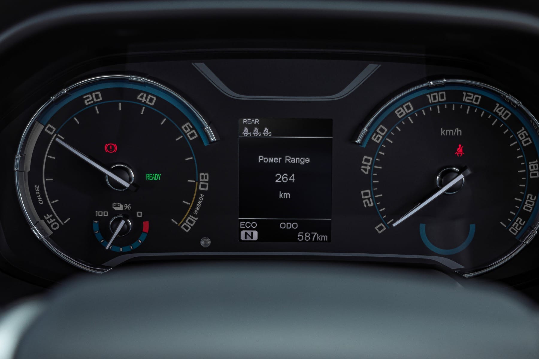 2022 eT60_Jewel Blue_dash 1