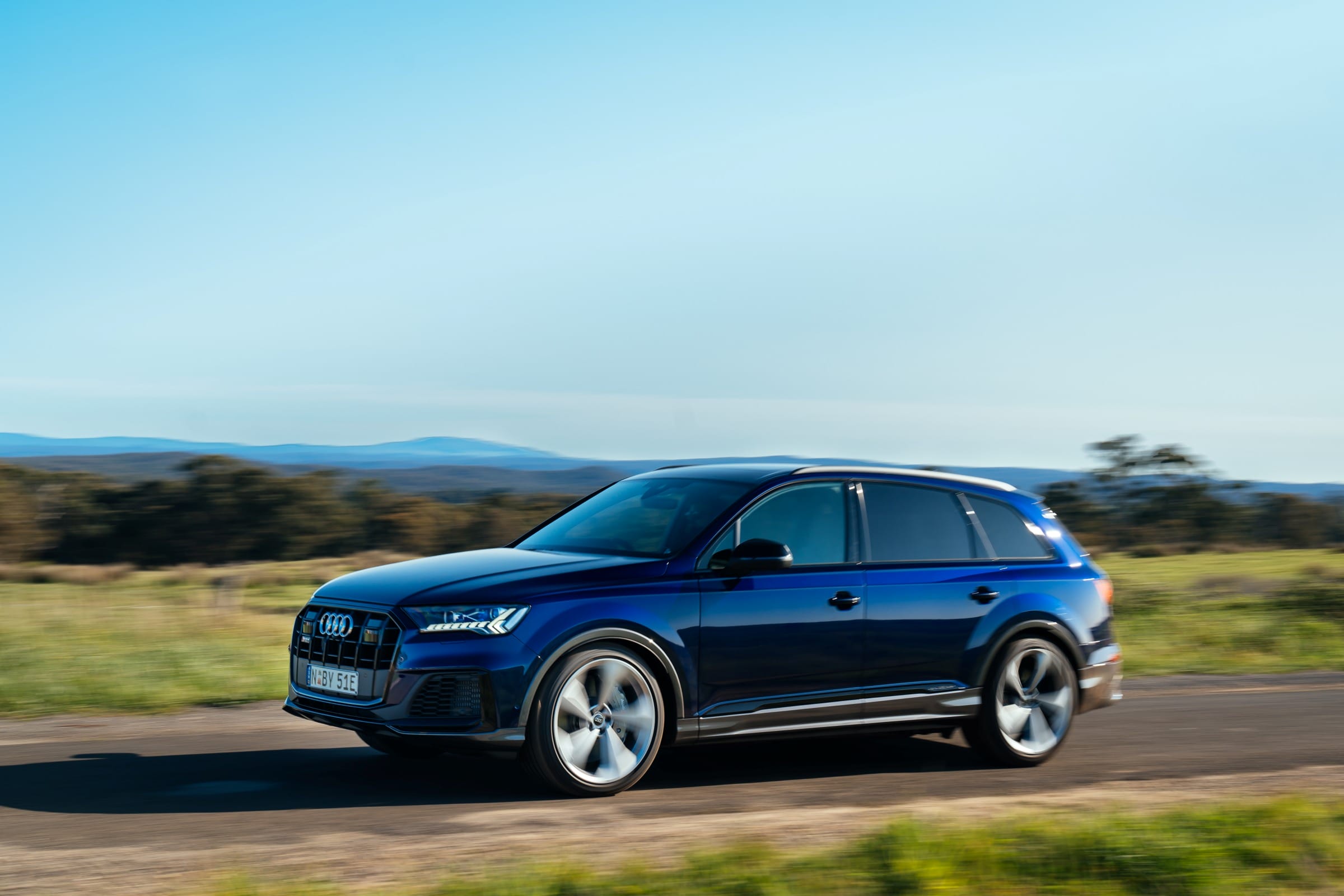 2023 Audi SQ7 profile