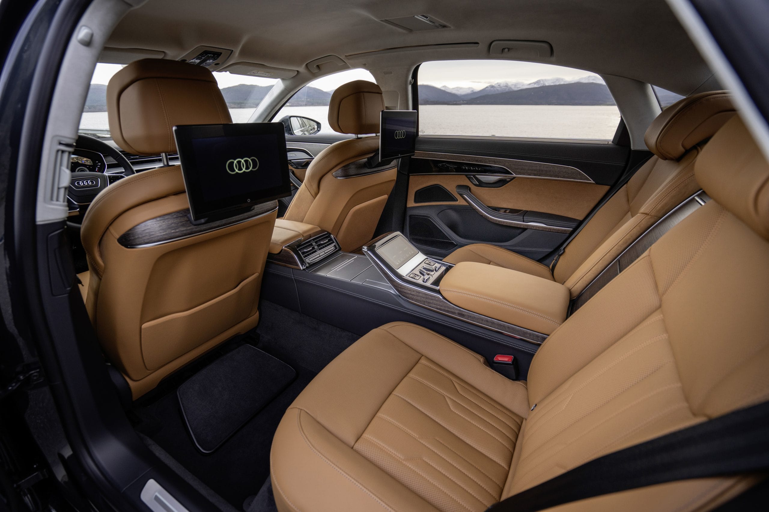 Audi A8 L footrest