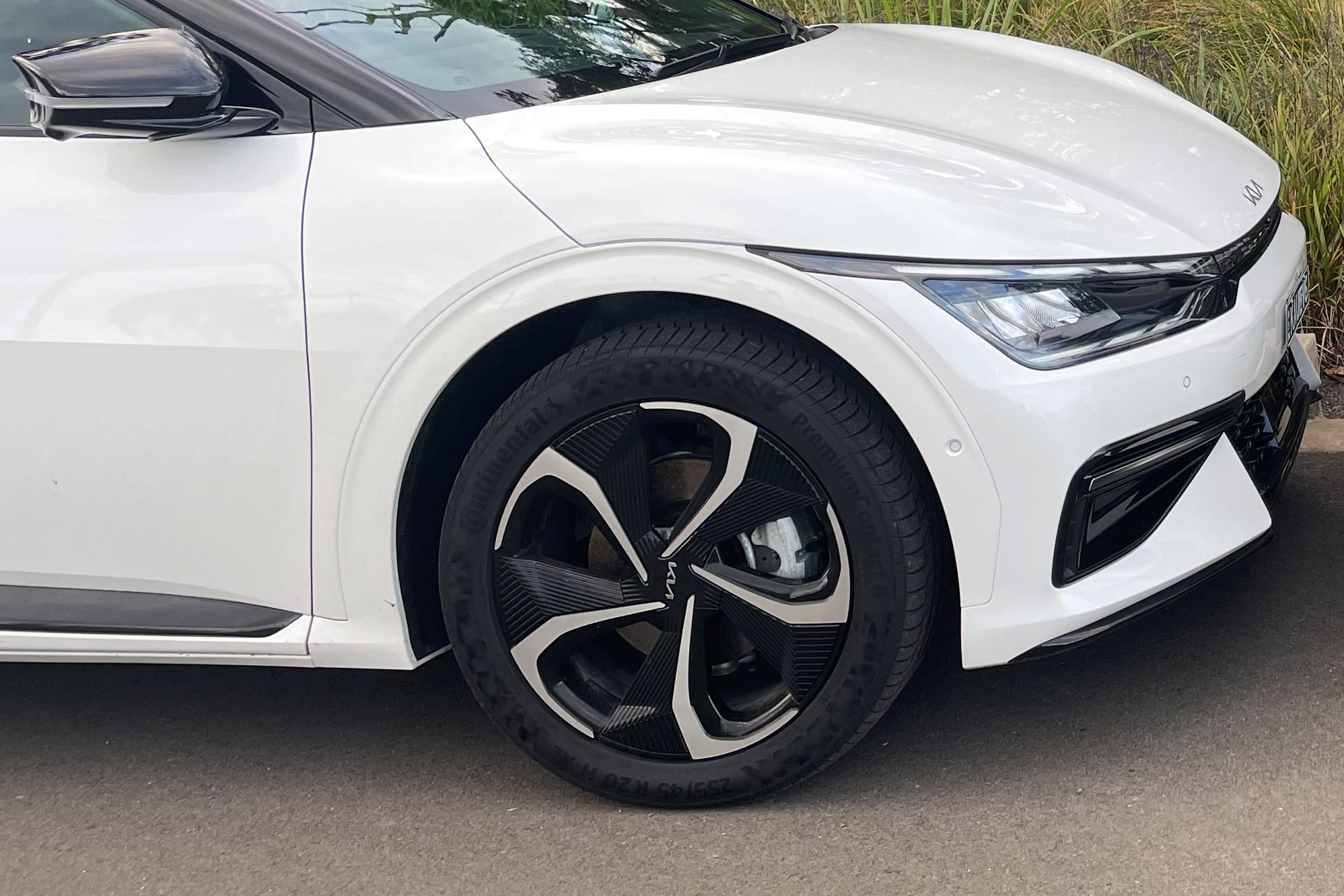 Kia EV6 GT Line AWD 2022 FRONT wheel and tyre