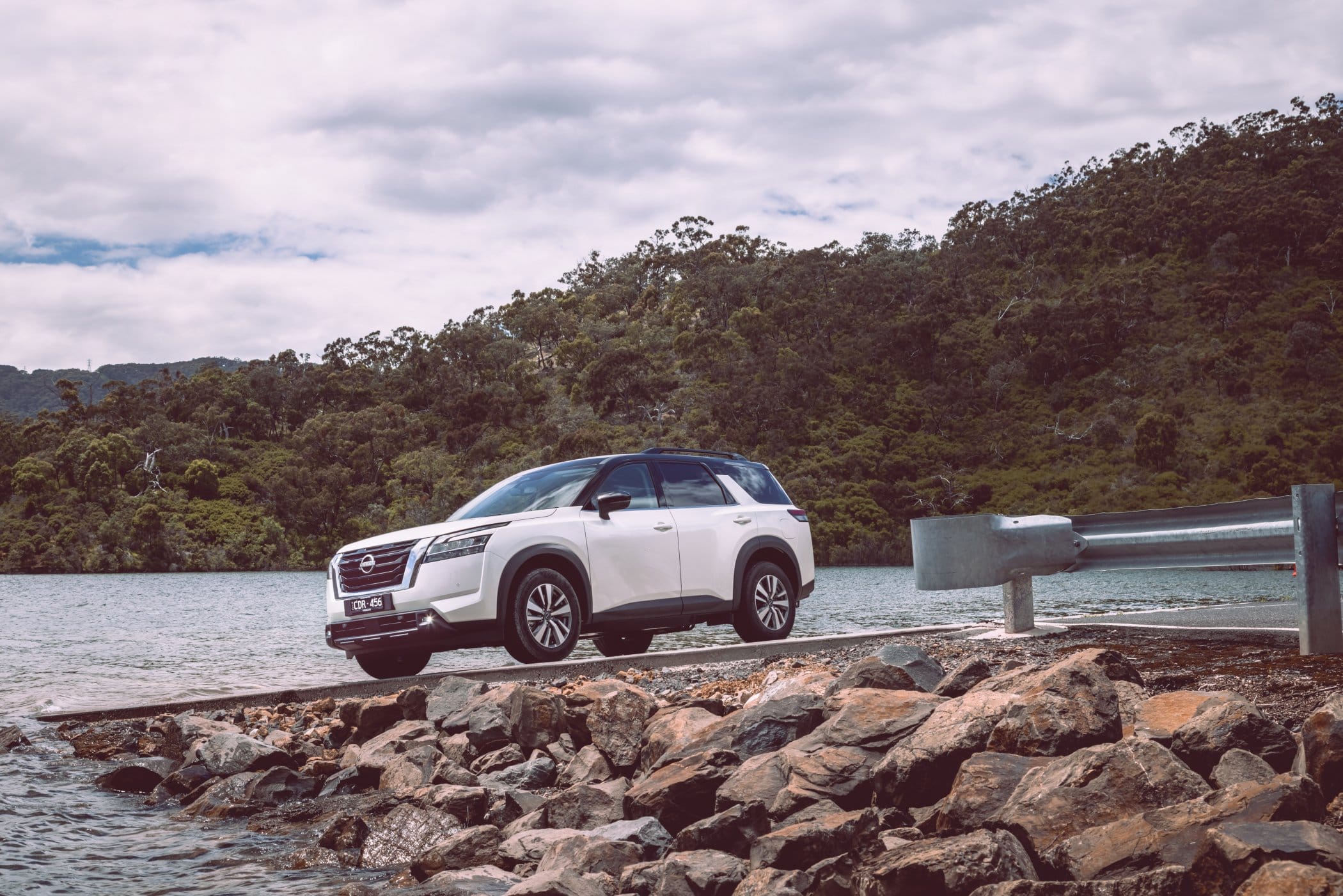 2023 Nissan Pathfinder Ti exterior