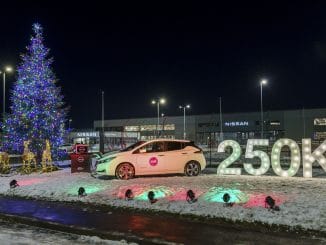 Nissan LEAF powers Christmas tree