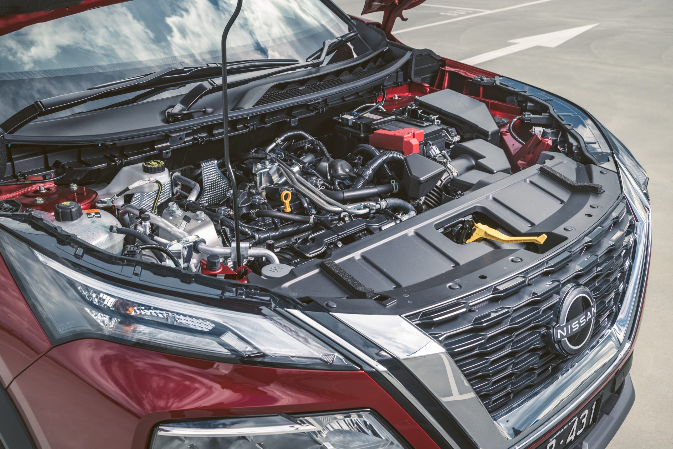 Nissan X-Trail ST-L engine