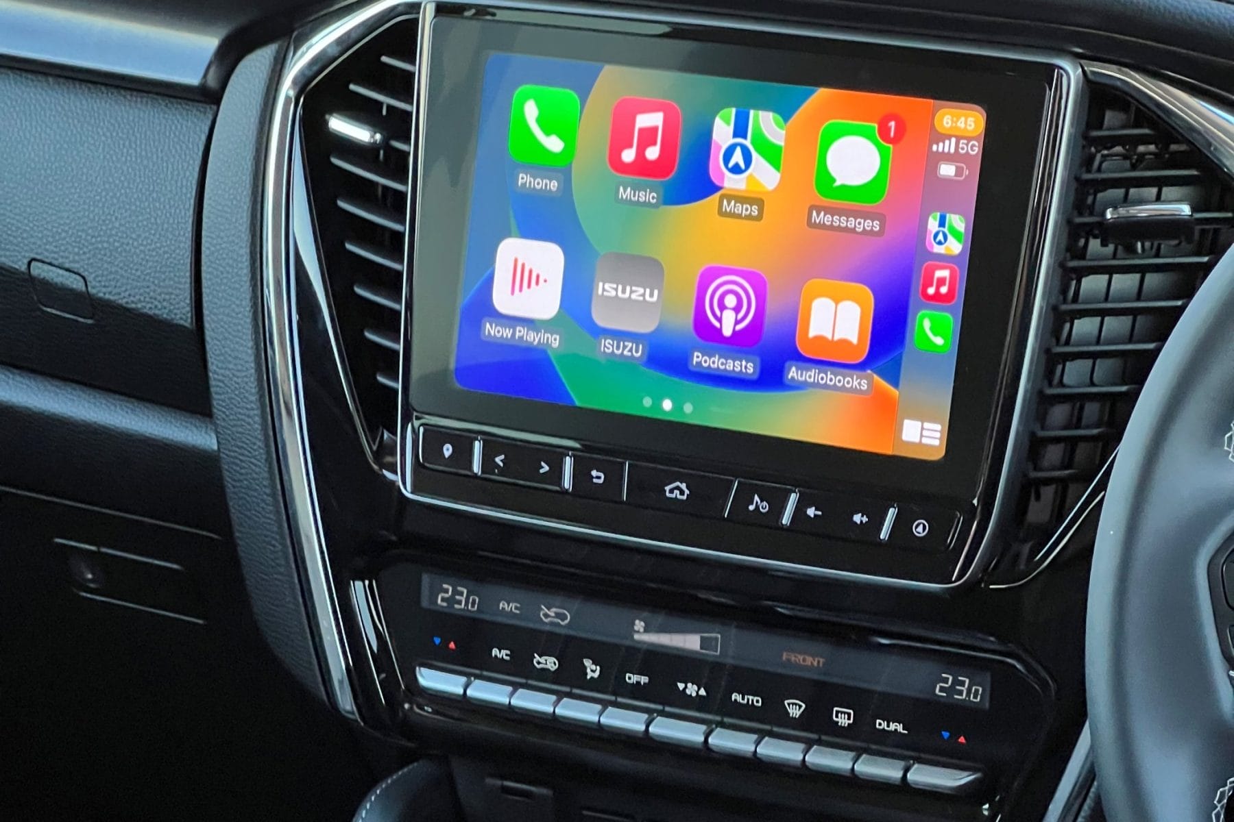 2023 Isuzu MU-X LS-T 4WD features