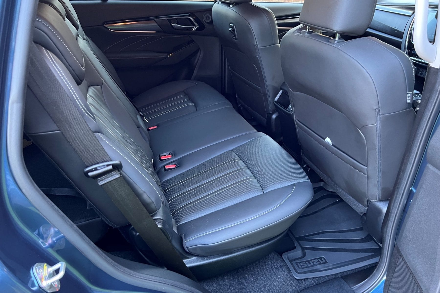 2023 Isuzu MU-X LS-T 4WD rear seats