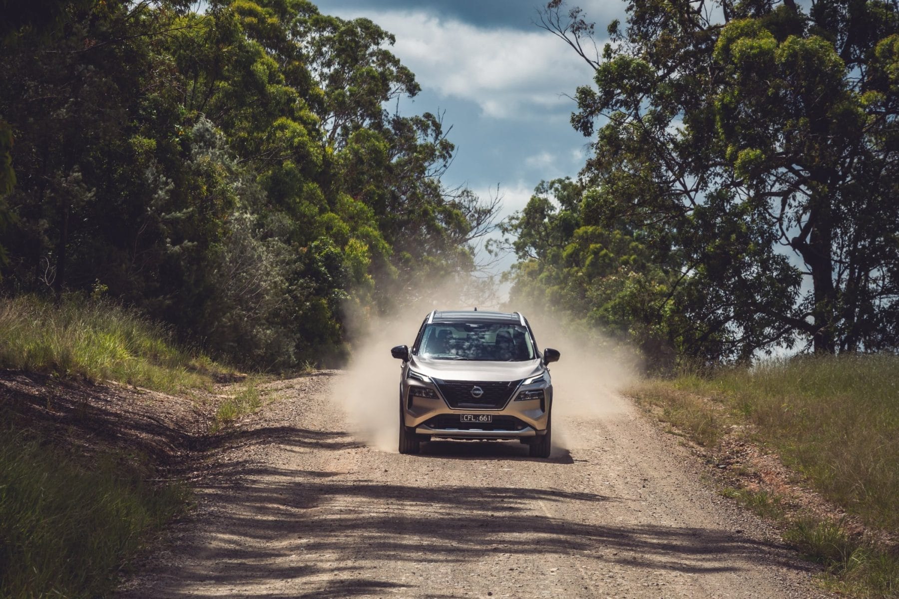 2023 Nissan X-Trail e-POWER with e-4ORCE dirt driving