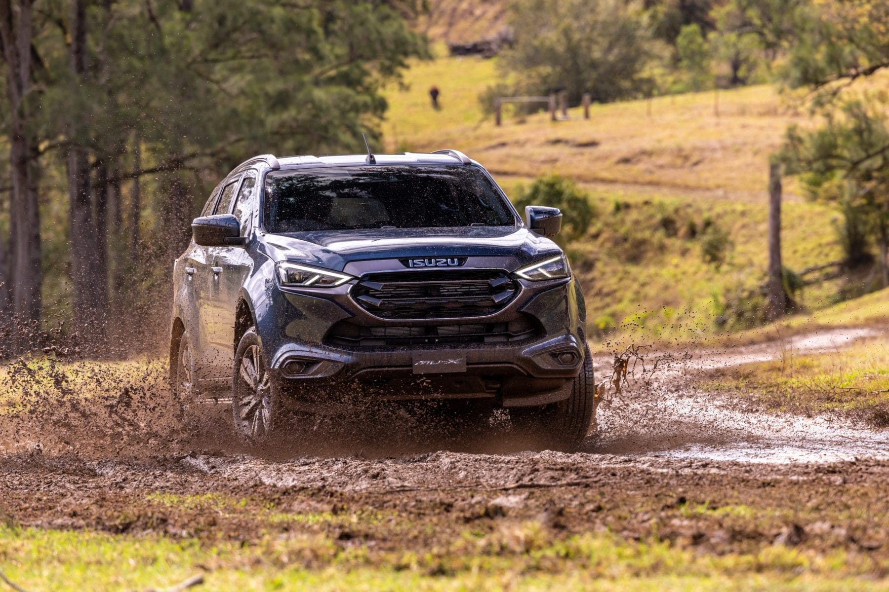 23MY 4x4 MU-X LS-T in Galaxy Blue mica.