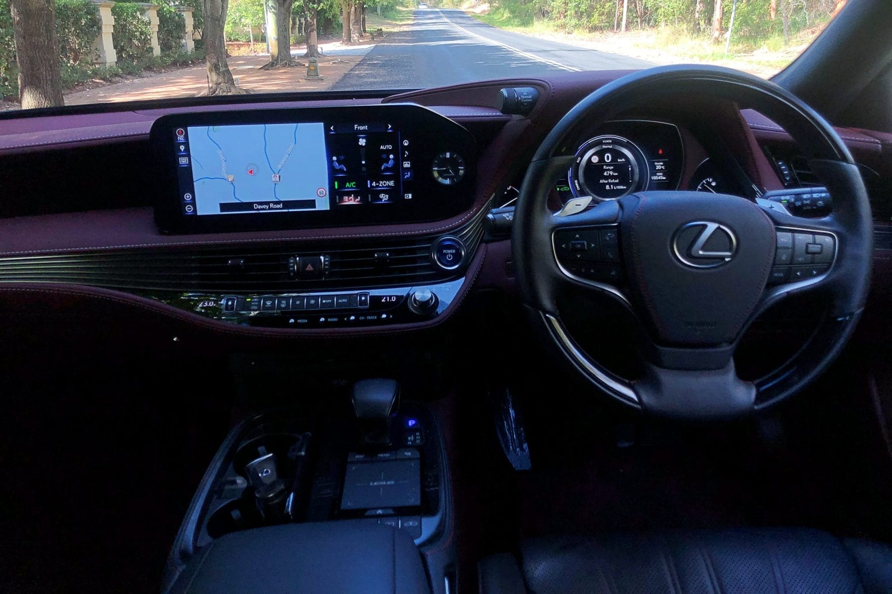 Lexus LS 500h Sports Luxury front interior
