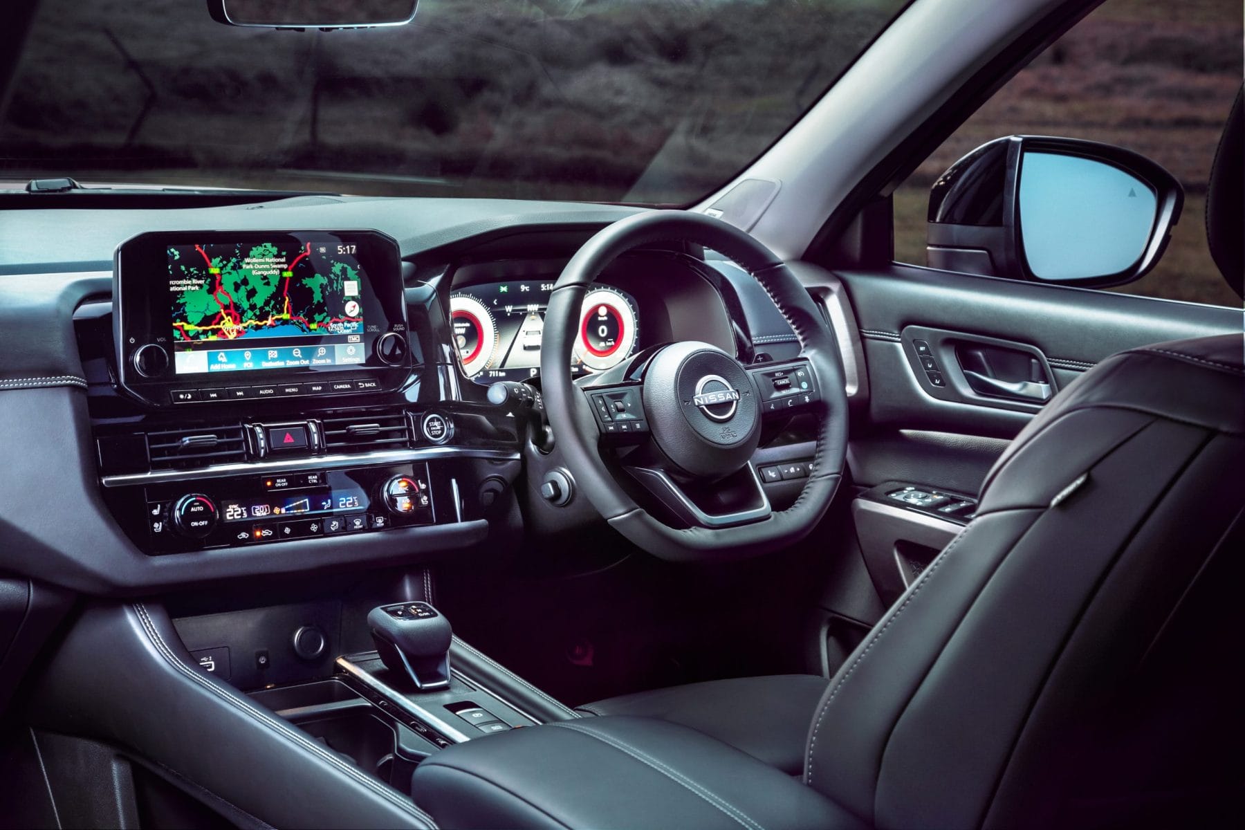 2023 Nissan Pathfinder Ti-L interior features