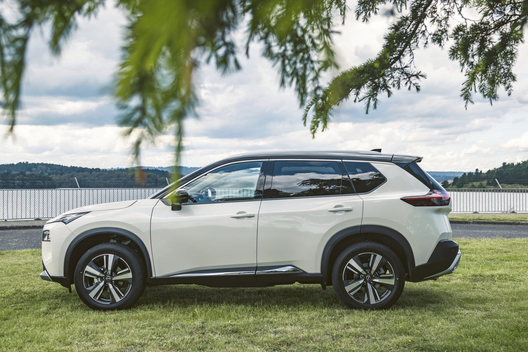 2023 Nissan X-Trail Ti-L AWD SUV PROFILE