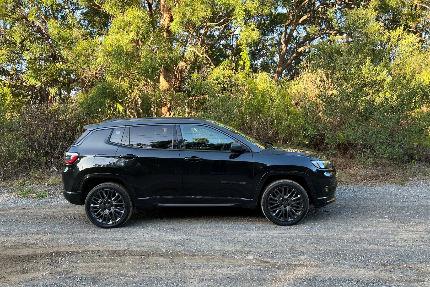 Jeep Compass S Limited 4WD SUV 2023 profile
