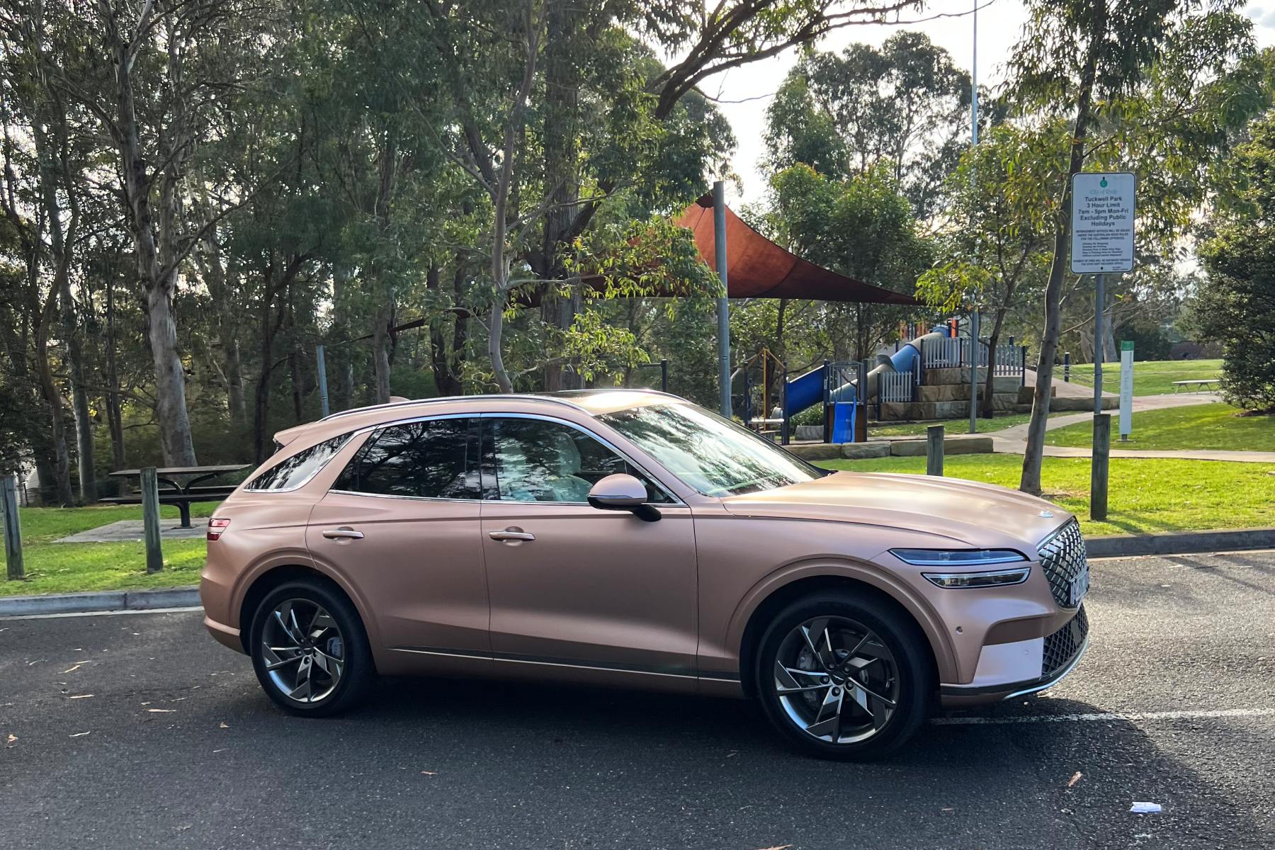 Genesis GV70 EV profile