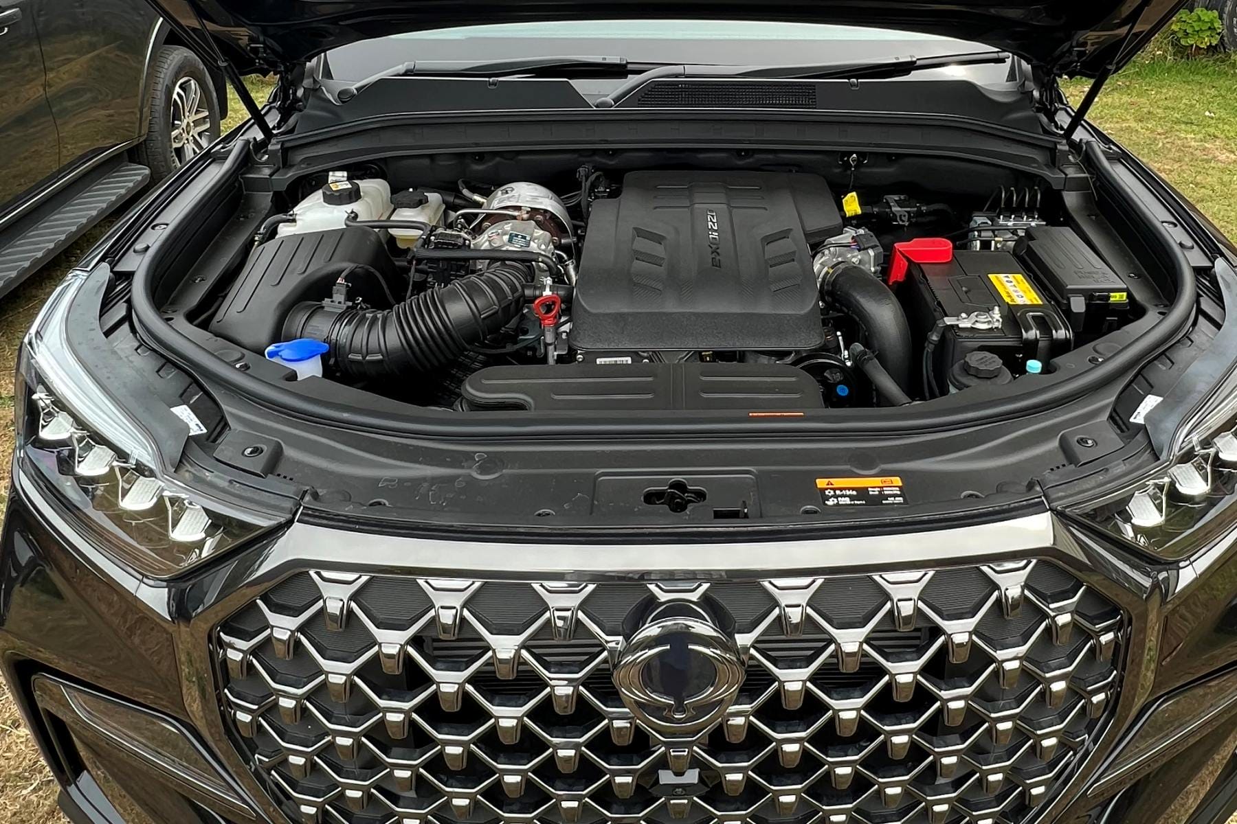 SsangYong Rexton Black engine