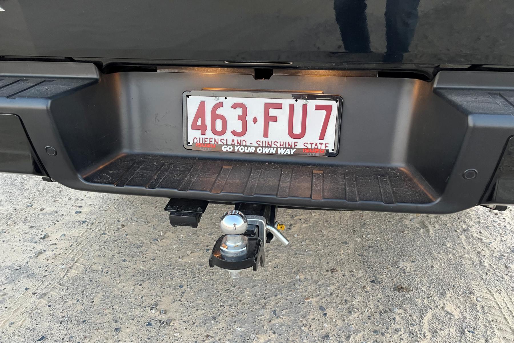 2023 Isuzu D Max LS U + towing hitch