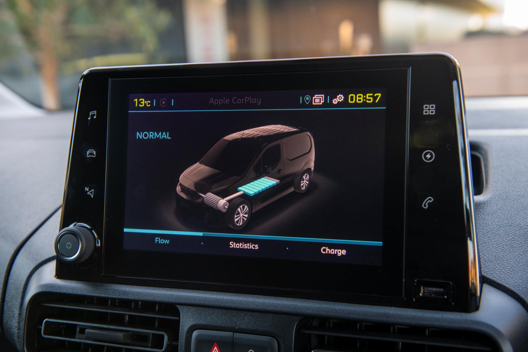 Peugeot e-Partner delivery van EV Gauge