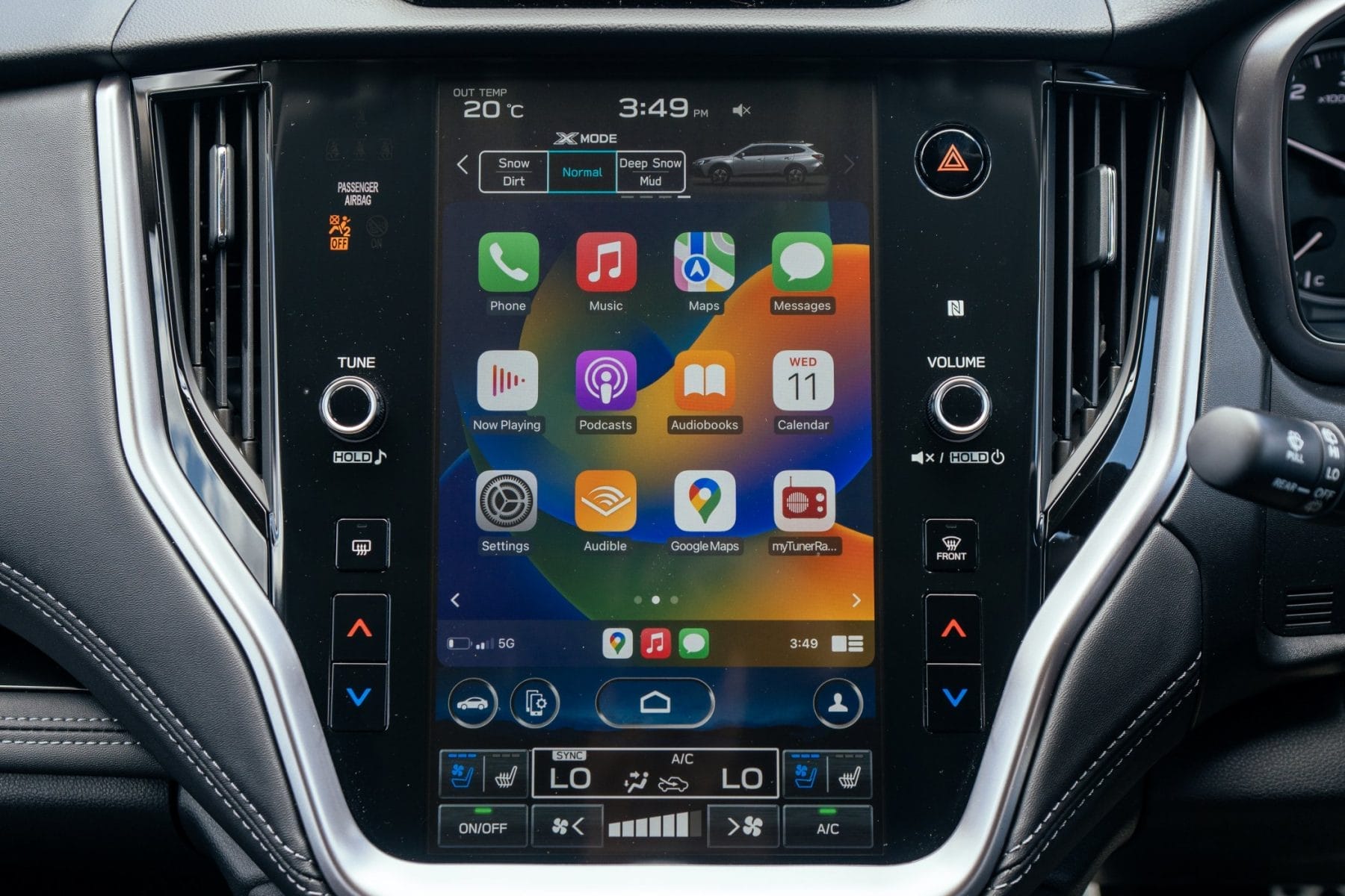 Subaru-Outback-Touring-XT-Sapphire-Blue-central-screen