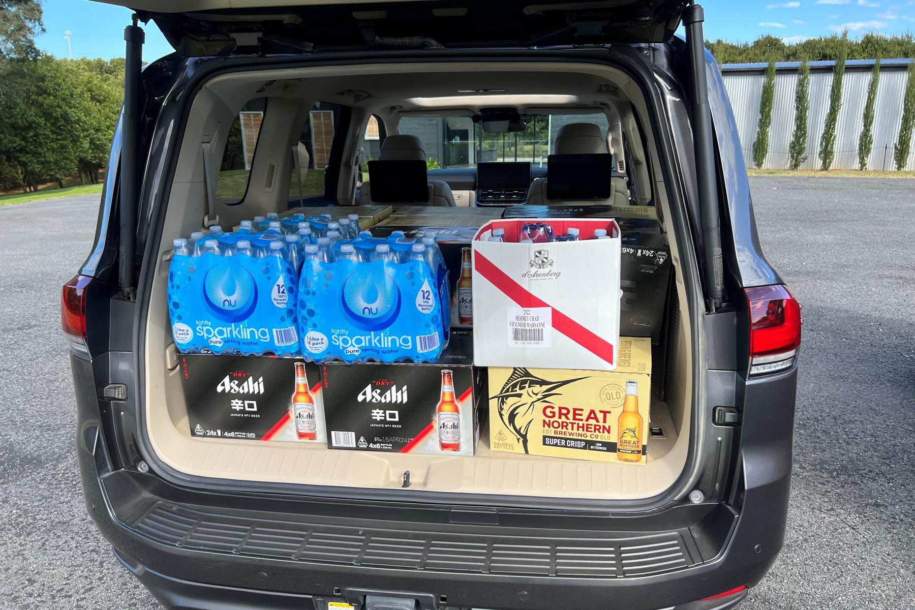 Toyota LandCruiser Sahara 300 boot