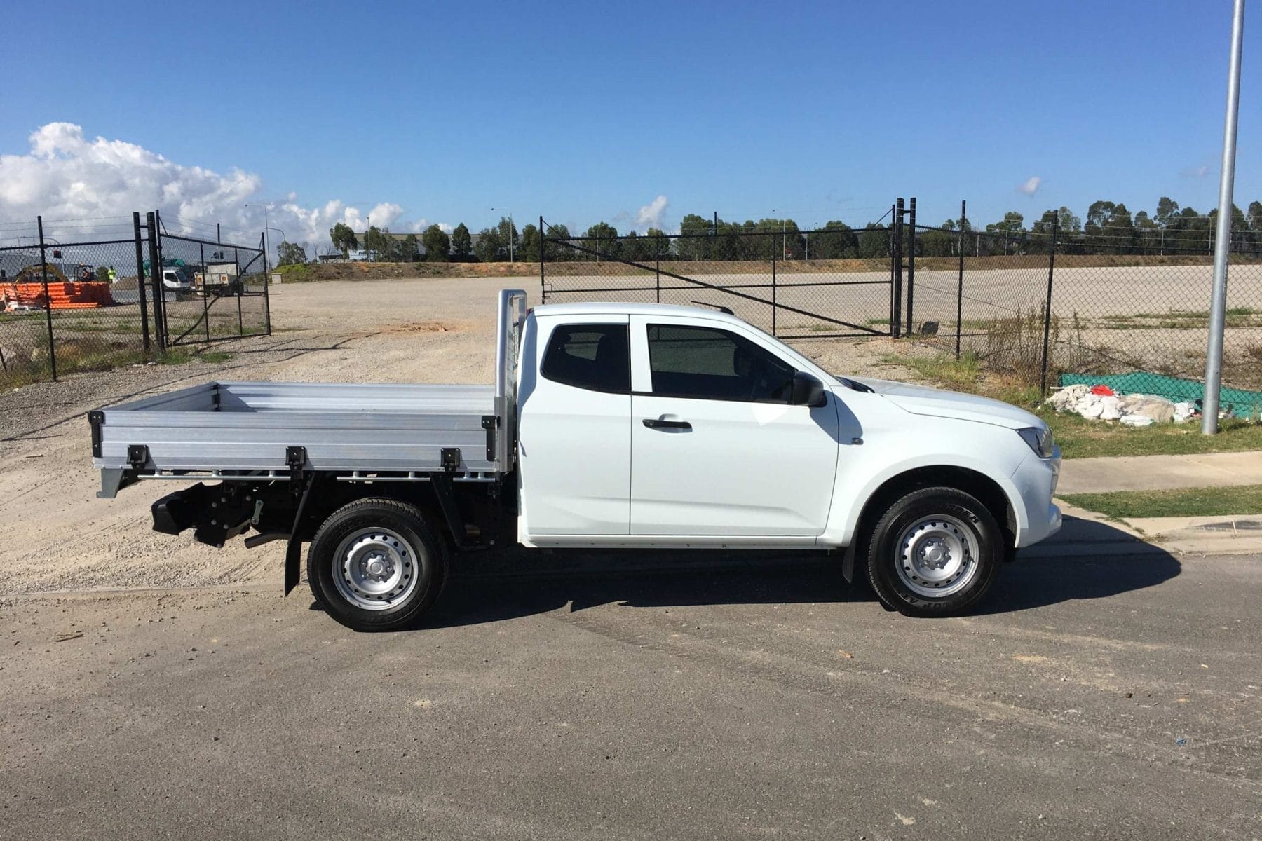 Isuzu-D-MAX-Space-Cab-profile-side