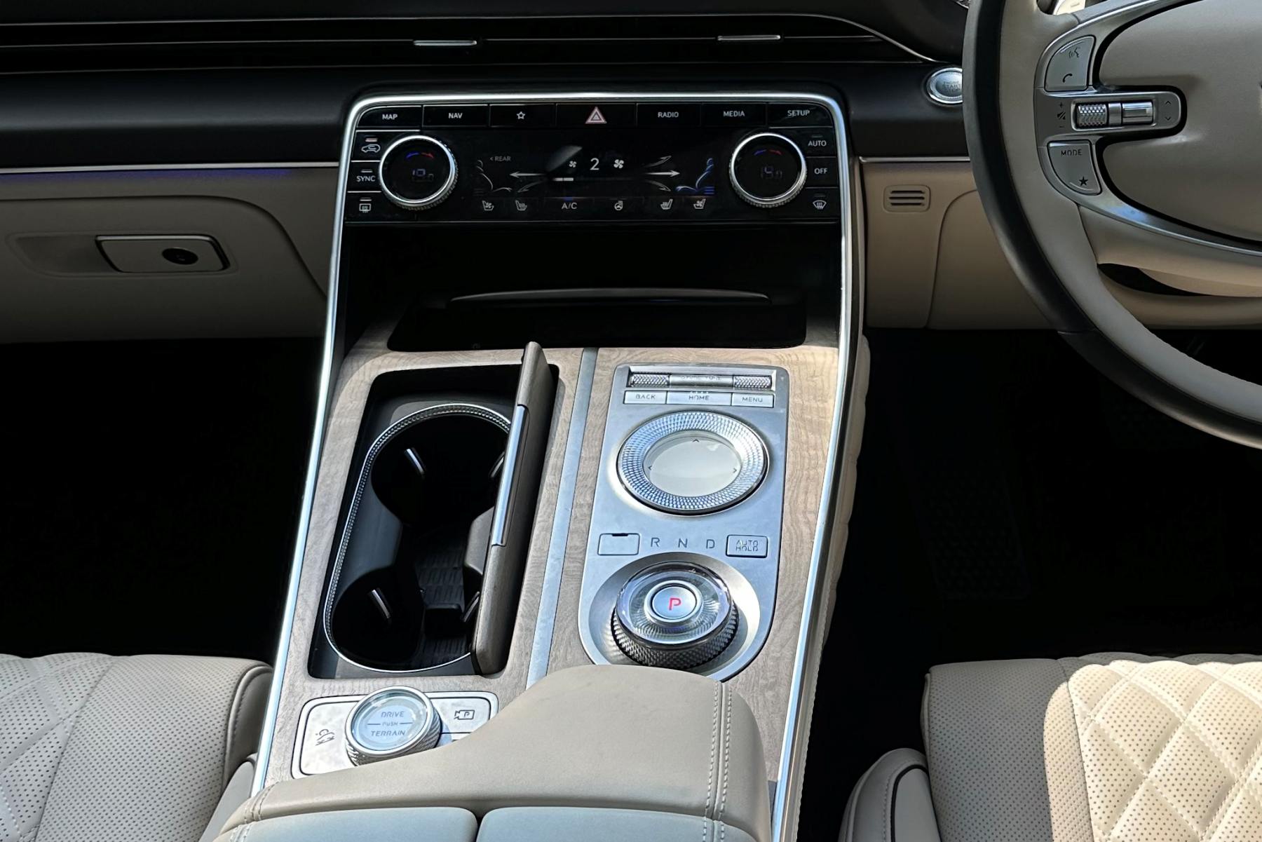 Genesis GV80 3.0L DIESEL AWD SUV central transmission