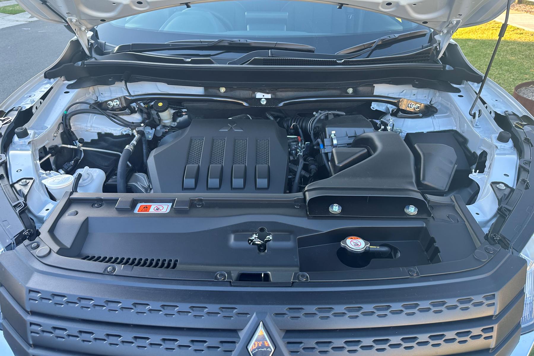 Mitsubishi Eclipse Cross LS Black Edition engine