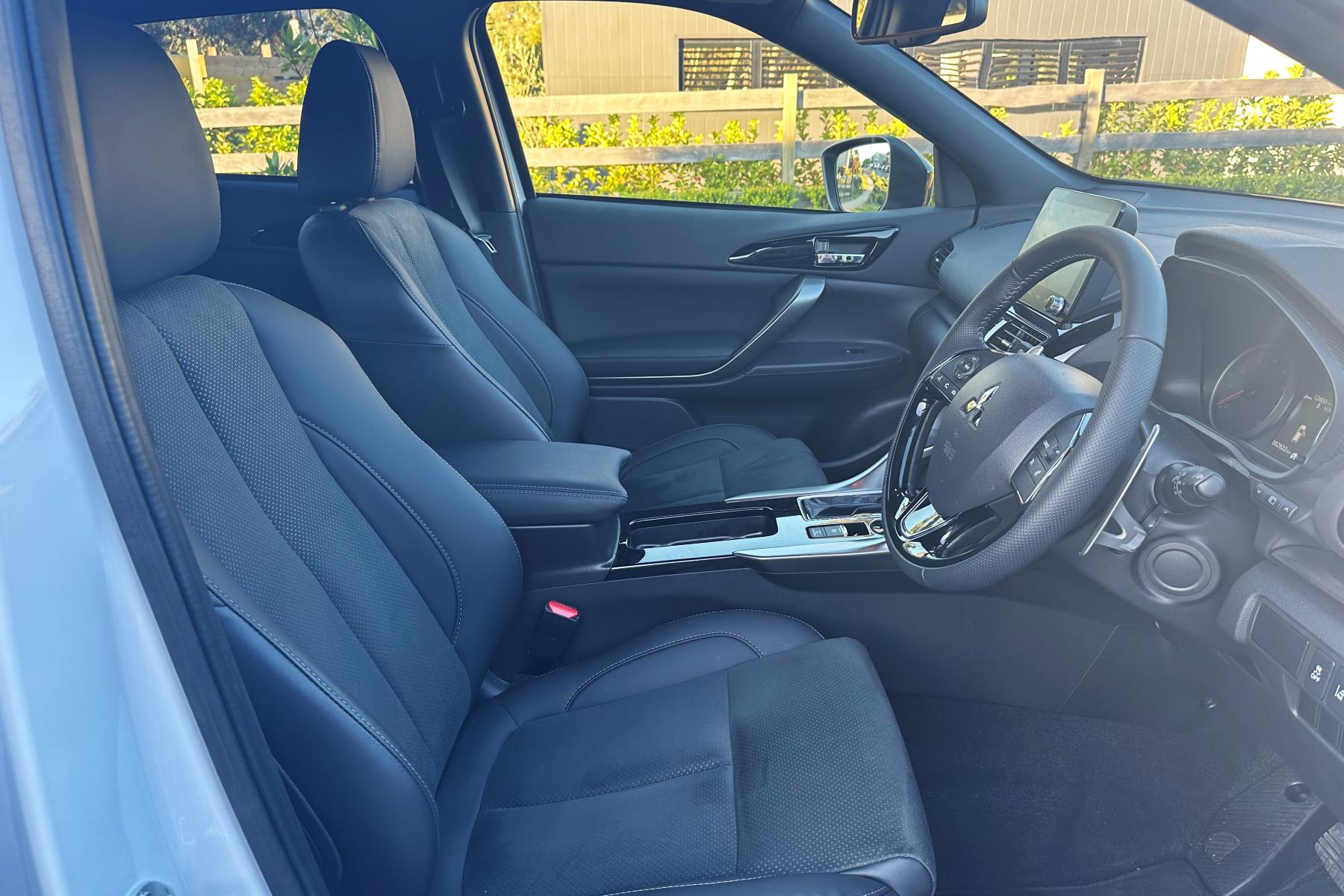 Mitsubishi Eclipse Cross LS Black Edition front seats 1