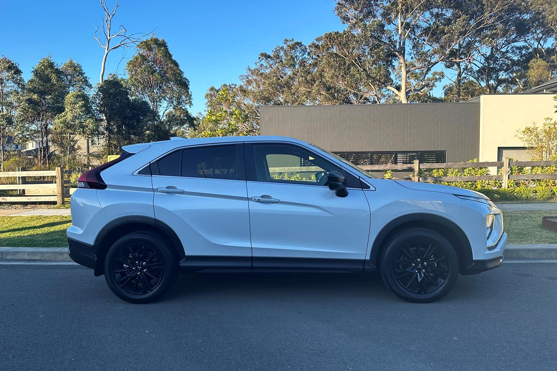 Mitsubishi Eclipse Cross LS Black Edition profile