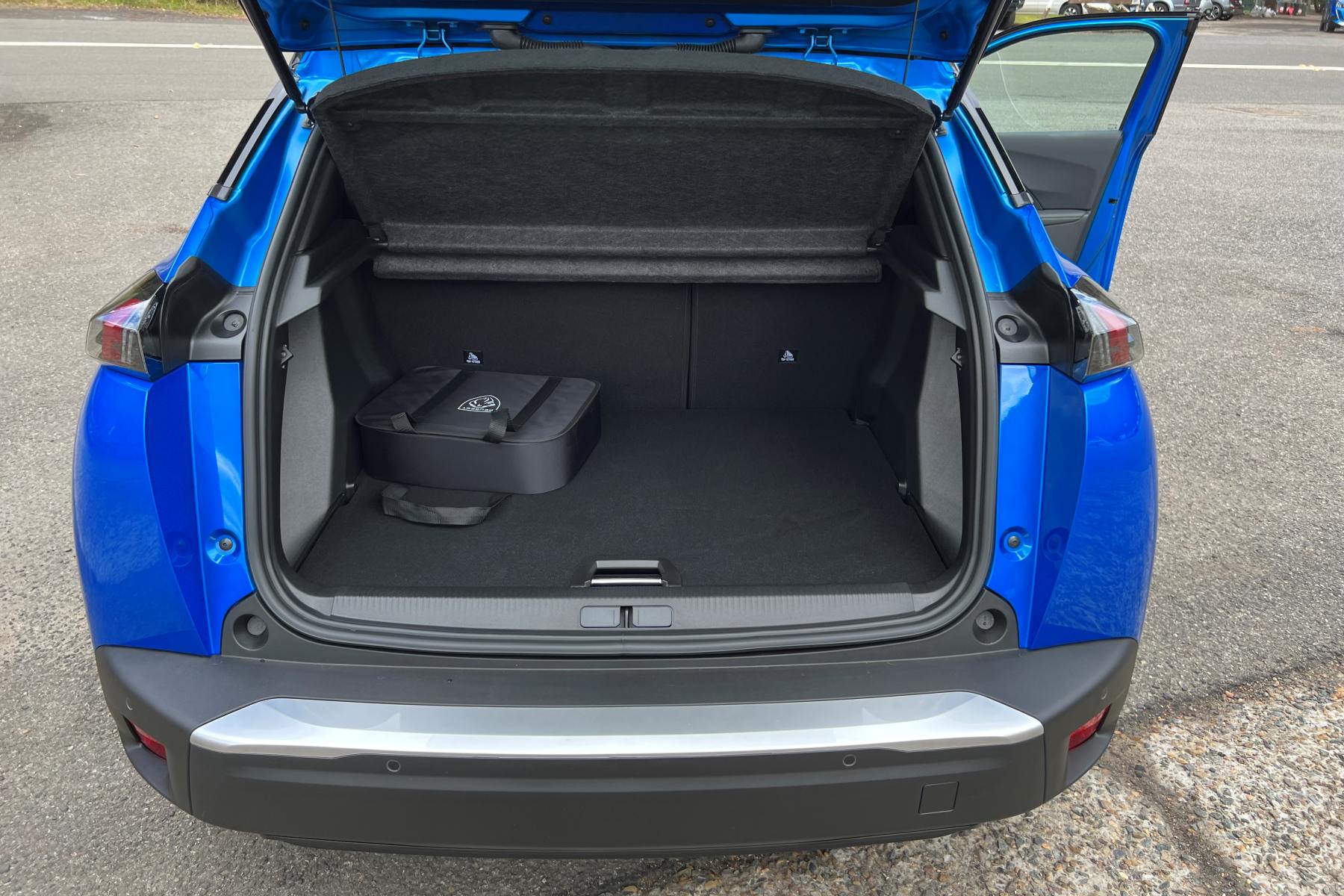 PEUGEOT e-2008 SUV 2023 boot