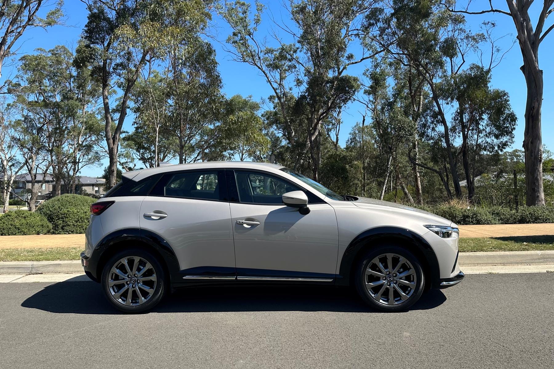 Mazda CX-3 Akari profile