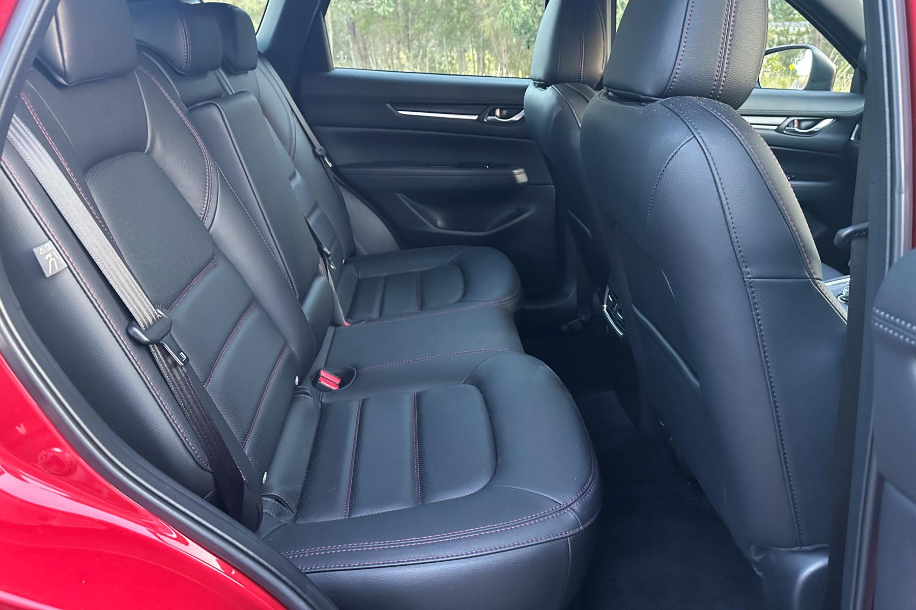 Mazda CX-5 Akera Rear seats 3