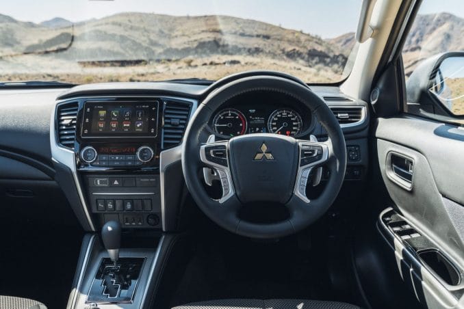 Mitsubishi Triton GLS Sport dash 2