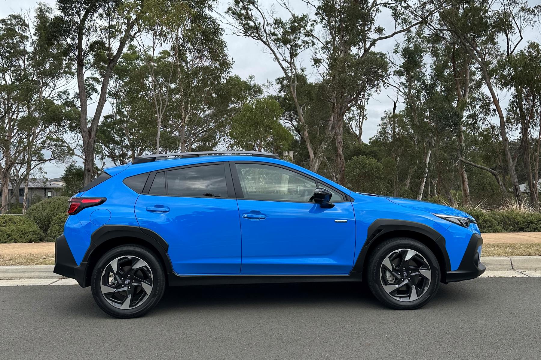 Subaru Crosstrek Hybrid S profile 1
