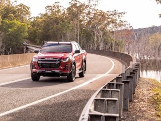 23MY 4x4 D-MAX X-TERRAIN in Magnetic Red mica.