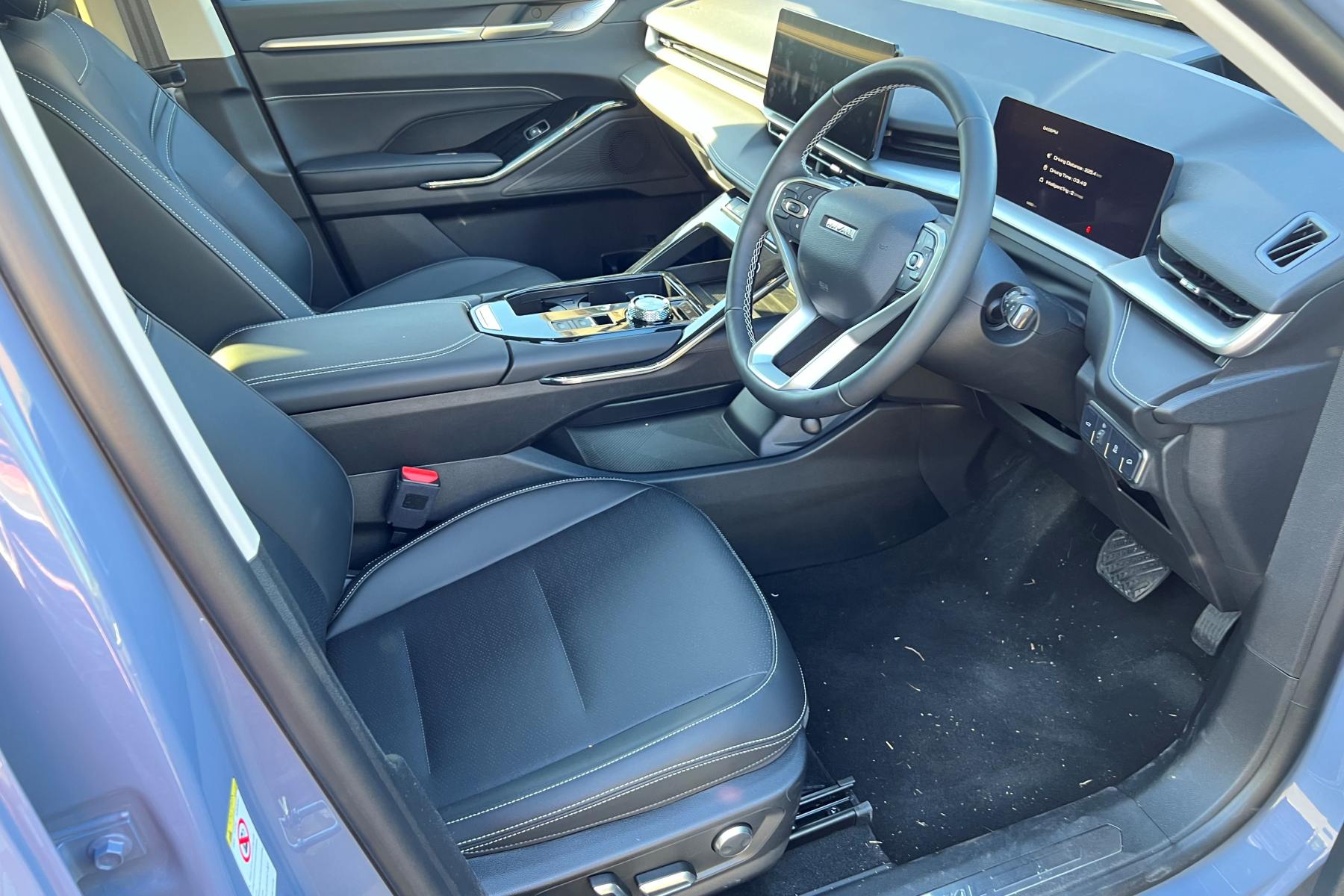 2023 Haval H6 Ultra Hybrid HEV front seats