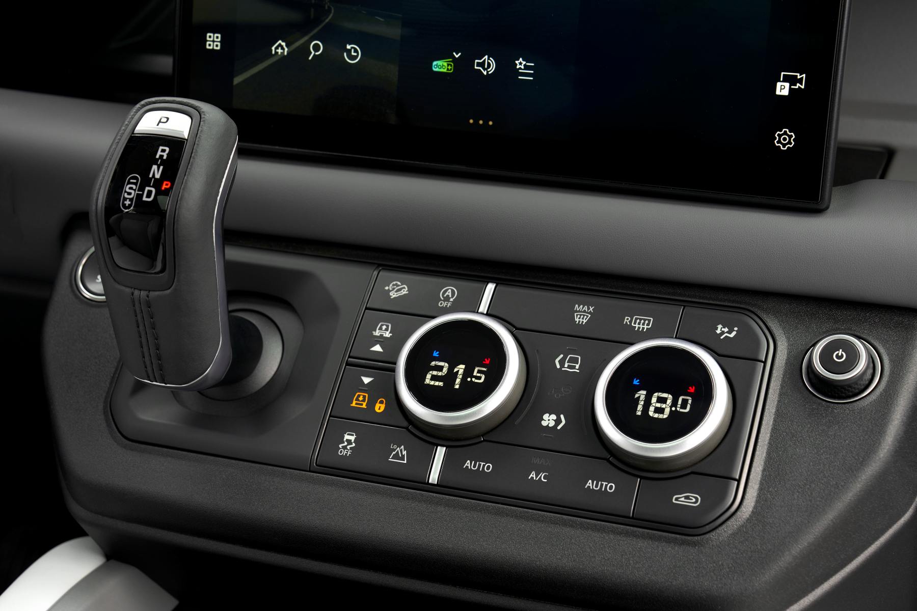 DEF_130_V8_25MY_080524_08_INTERIOR