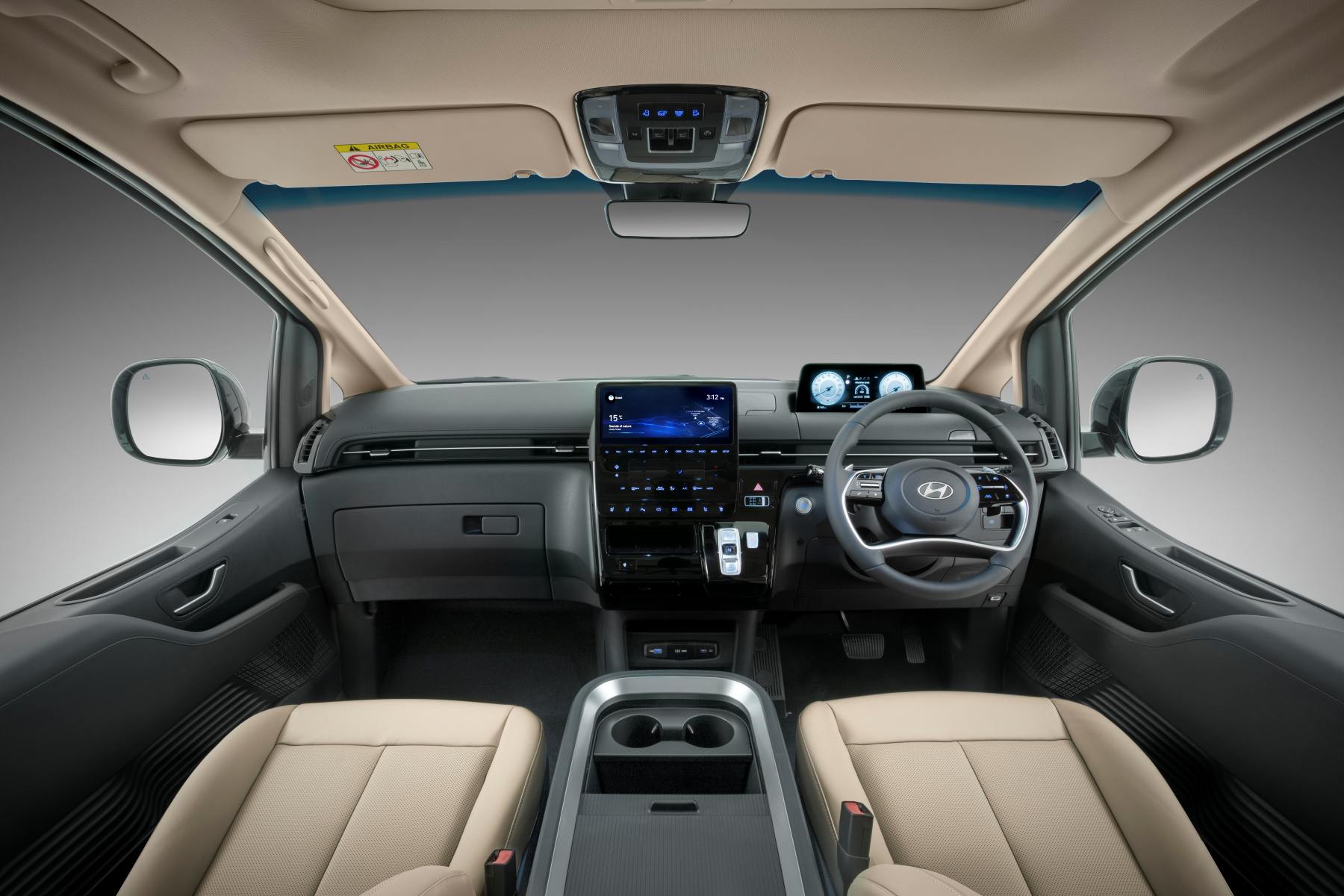 2025 Hyundai Staria highlander interior