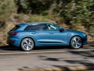 Audi Q8 50 e-tron profile 1