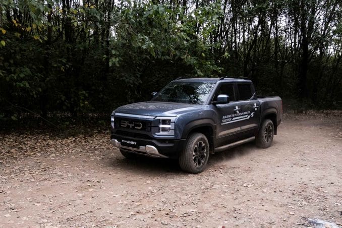 BYD SHARK 6 FRONT Quarter 1