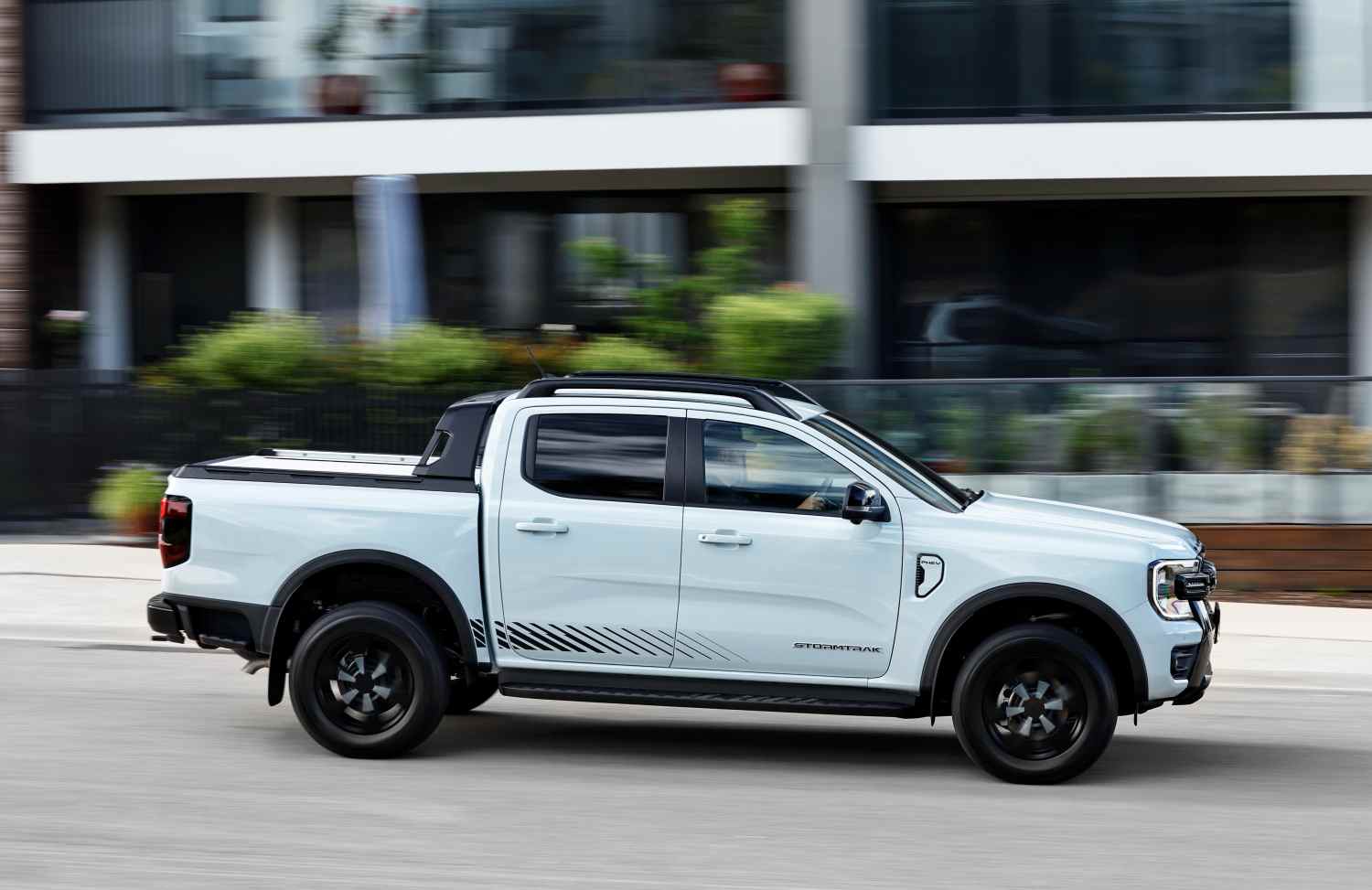 2025 Ford Ranger PHEV Stormtrak (128)