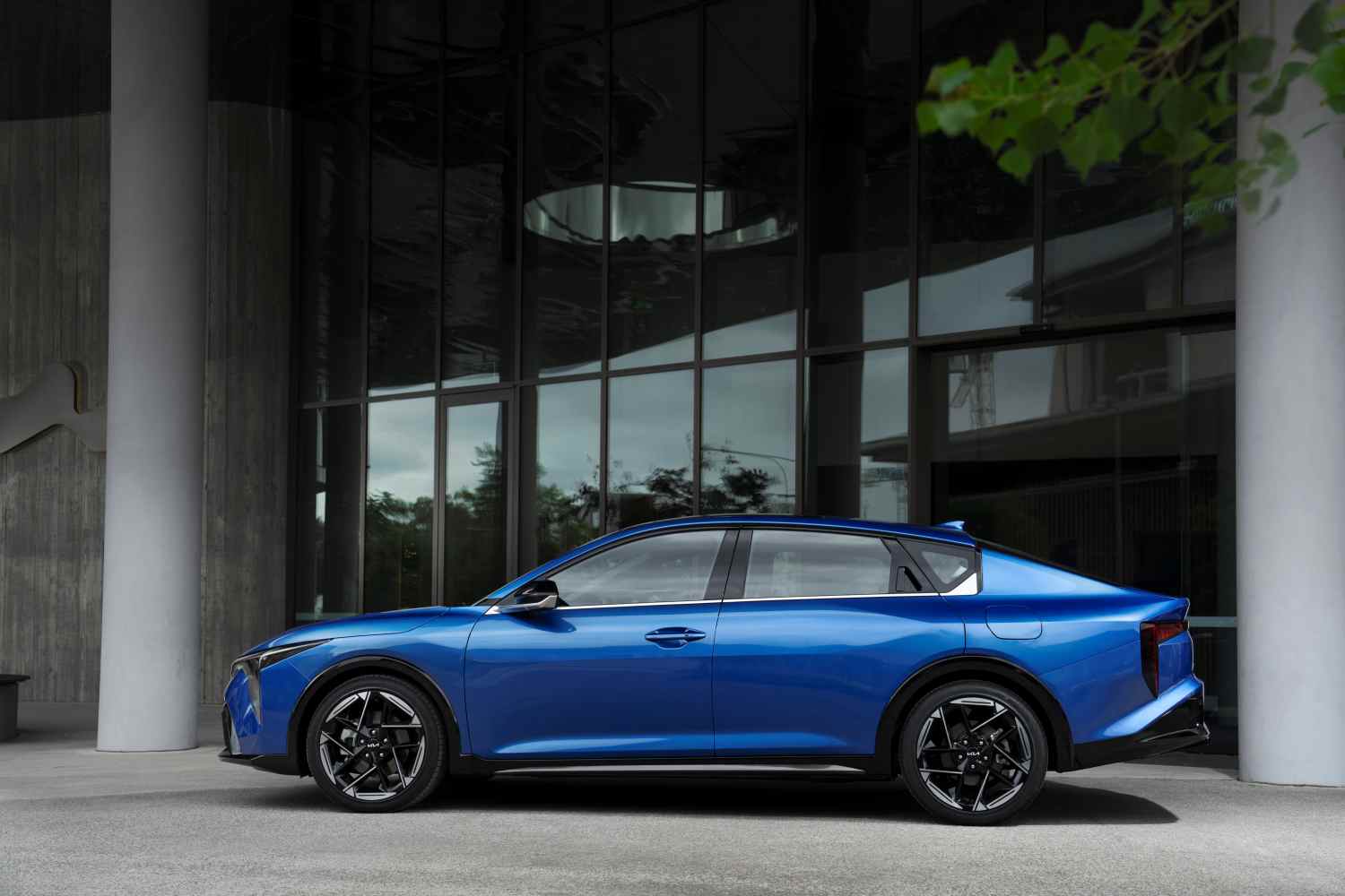 Kia K4 GT Line profile