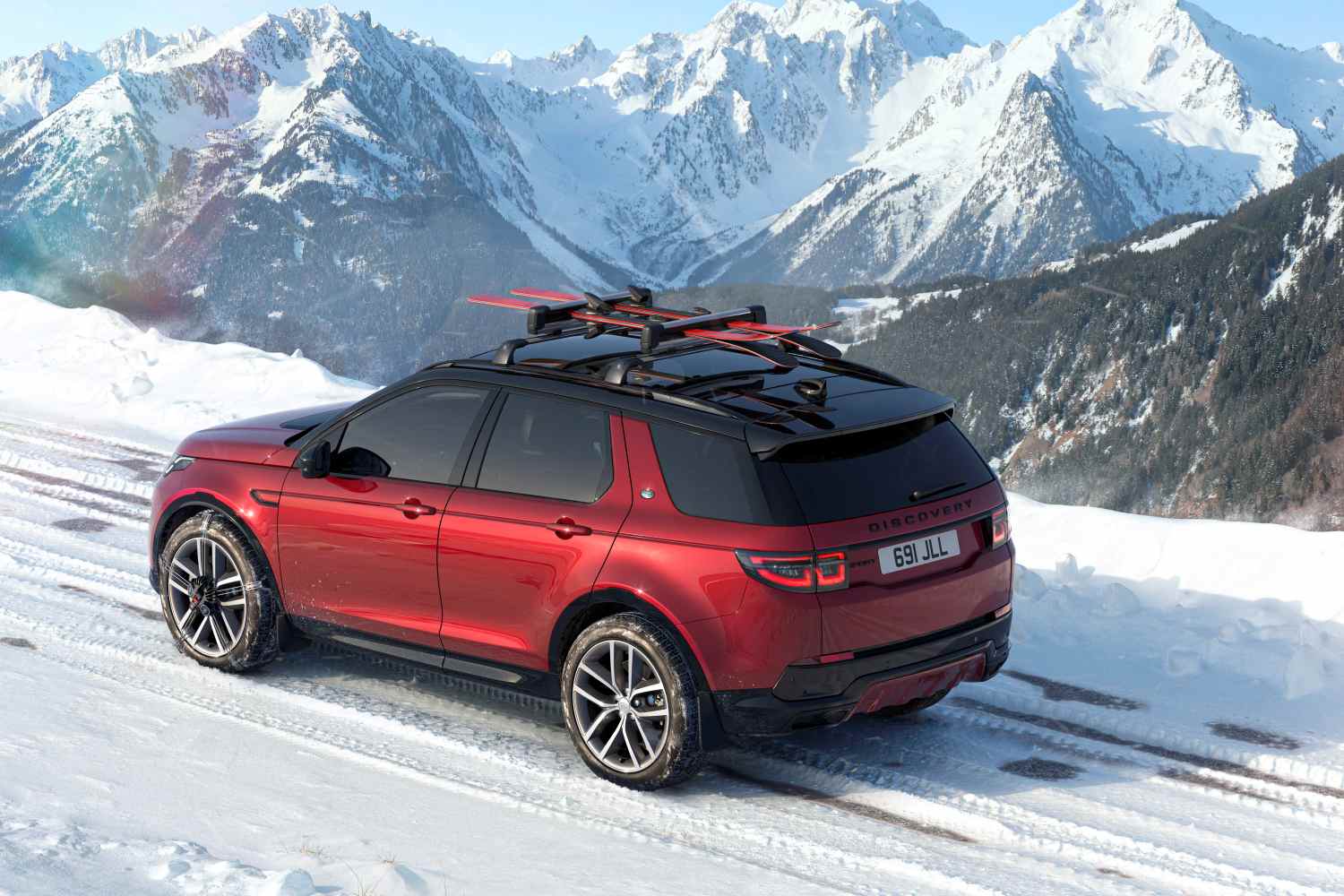 Land Rover Discovery Sport _26MY_LANDMARK_110625_03a