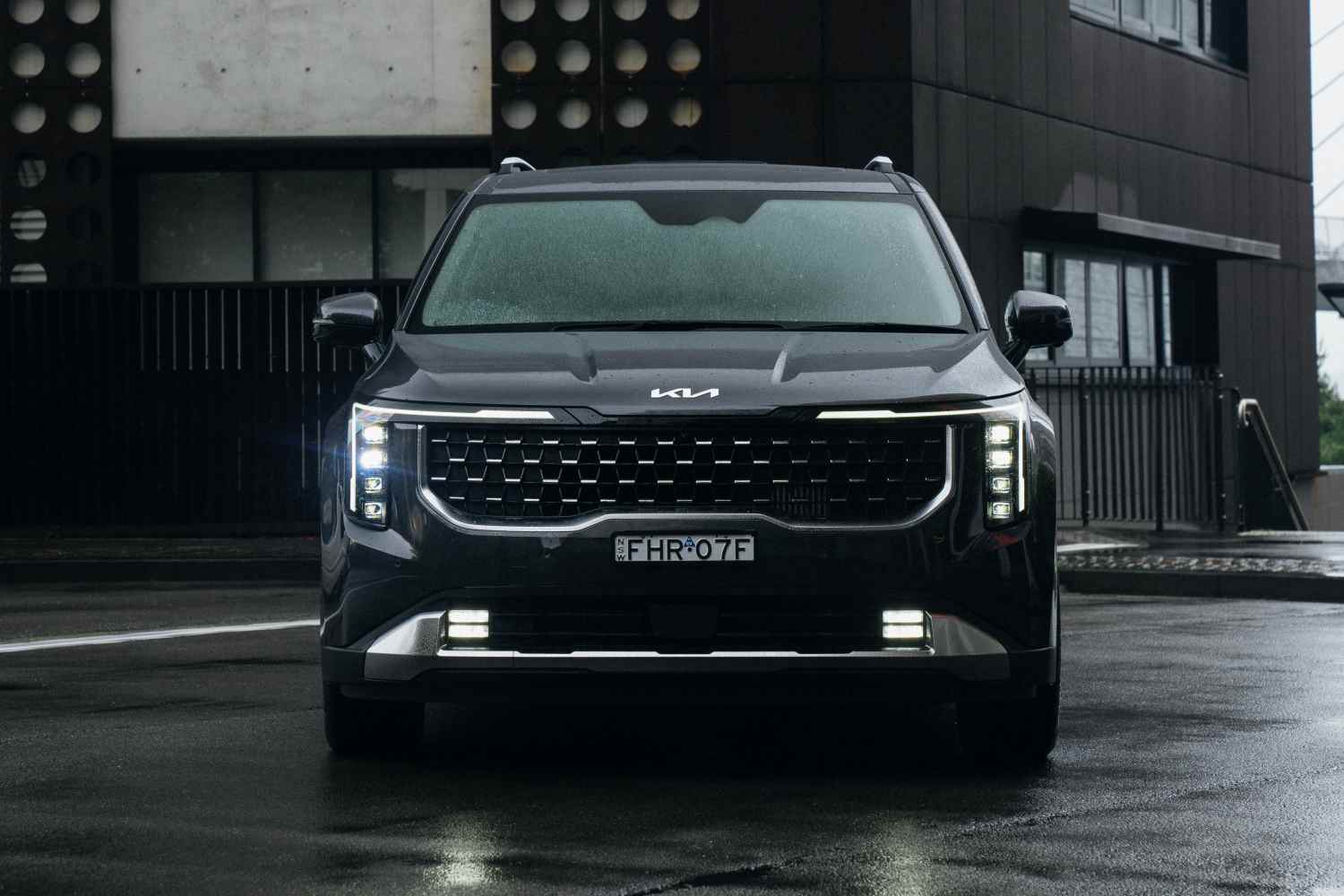 Kia_Carnival_HEV (drive